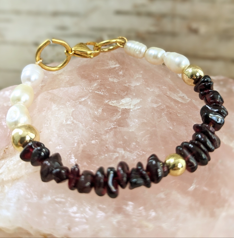 Natural Garnet  Chip Beads & Freshwater Pearl Bracelet